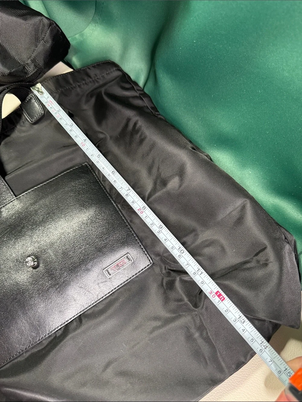 Lot of Tumi’s cosmetic and tote bag - Picture 7 of 9